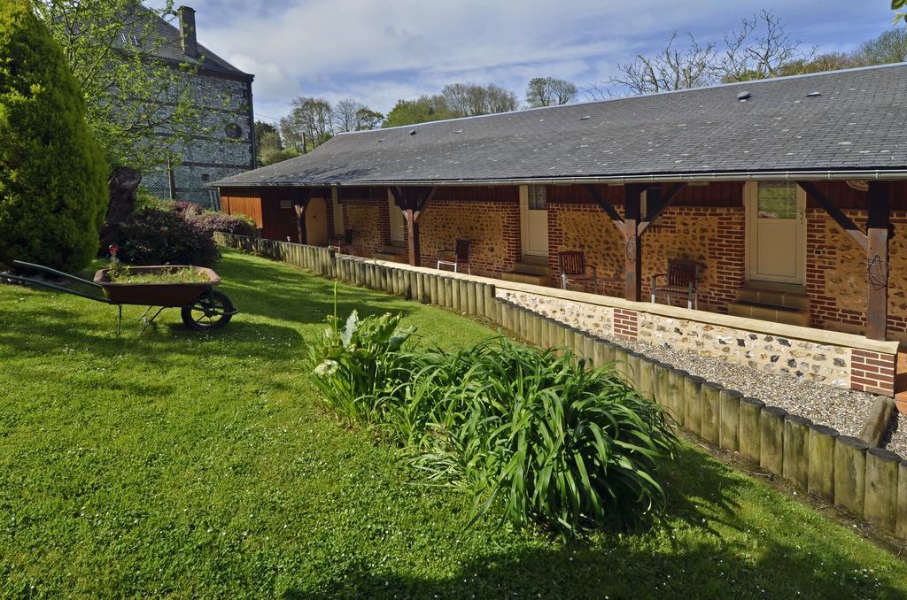 Auberge Les Tonnelles Saint-Léonard Esterno foto